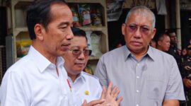 Presiden Jokowi dan Direktur Utama Perum Bulog Bayu Krisnamurthi. (Instagram.com/@perum.bulog)