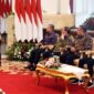Menko Pereekonomian, Airlangga Hartarto menyampaikan laporan pada Pembukaan Rakornas Pengendalian Inflasi Tahun 2024 dan Tim Pengendalian Inflasi Daerah (TPID) Award, di Istana Negara (14/6/2024). (Foto: Humas Setkab/Rahmat)