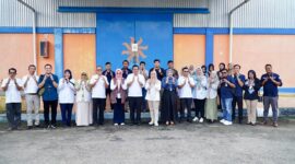 Kepala Bapanas Arief Prasetyo Adi meninjau langsung stok beras. (Dok. Tim Komunikasi Bapanas)