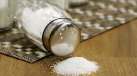Tepung terigu dan garam konsumsi diusulkan masuk dalam lingkaran bahan pokok penting yang harus dijamin ketersediaannya. (Pixabay.com/Bru-nO)