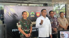 Wakil Menteri Pertanian Sudaryono saat menghadiri Rakor Areal Tanam Provinsi Jawa Tengah di Balai Diponegoro, Markas Komando Daerah Militer (Makodam) IV Diponegoro, Semarang, Jumat, (02/08/2024). (Dok. pertanian.go.id) 