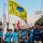 Massa dari berbagai kalangan, termasuk mahasiswa, melakukan unjuk rasa untuk menentang disahkannya RUU Pilkada di depan Gedung DPR. (Instagram.com @nuonline_id)